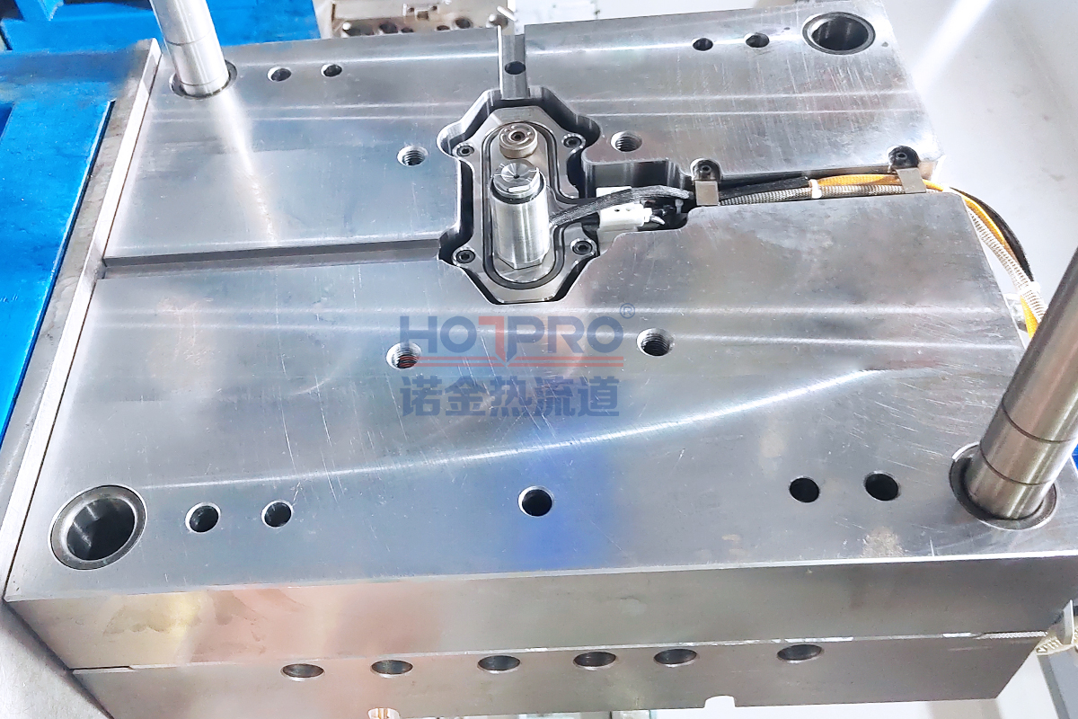 1出1  开放式热半模系统